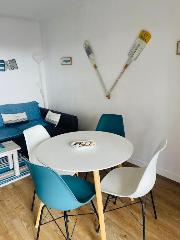 Posezení v ubytování Precioso apartamento piscinas Cala en Porter