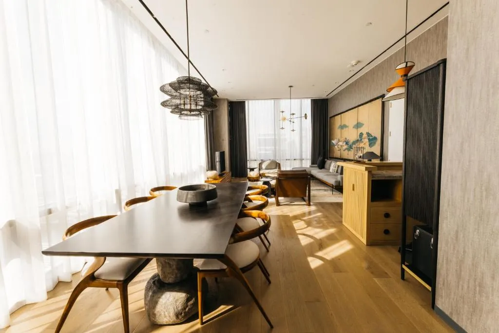 Superior King Suite