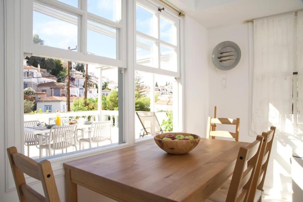 Fotografie z fotogalerie ubytování Mansion Veranda v destinaci Hydra