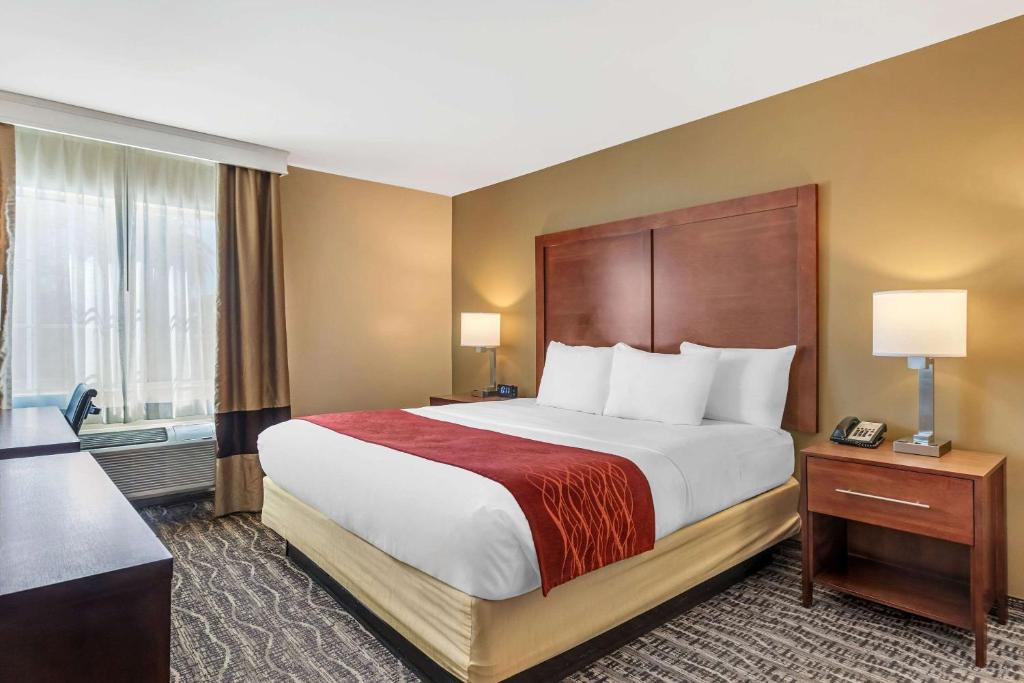 Comfort Inn Monterey Park - Los Angeles - King Room - Accessible/Non-Smoking