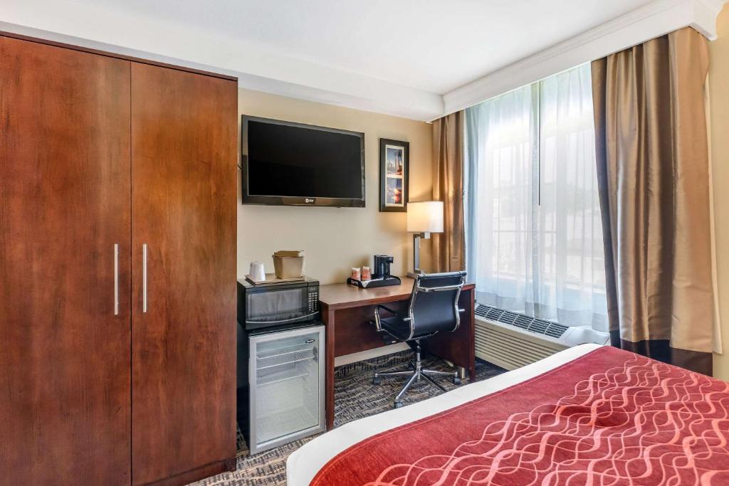 Comfort Inn Monterey Park - Los Angeles - Queen Room - Non-Smoking