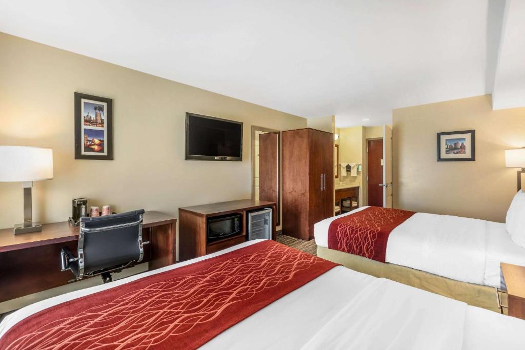 Comfort Inn Monterey Park - Los Angeles - Queen Room With Two Queen Beds - Non-Smoking