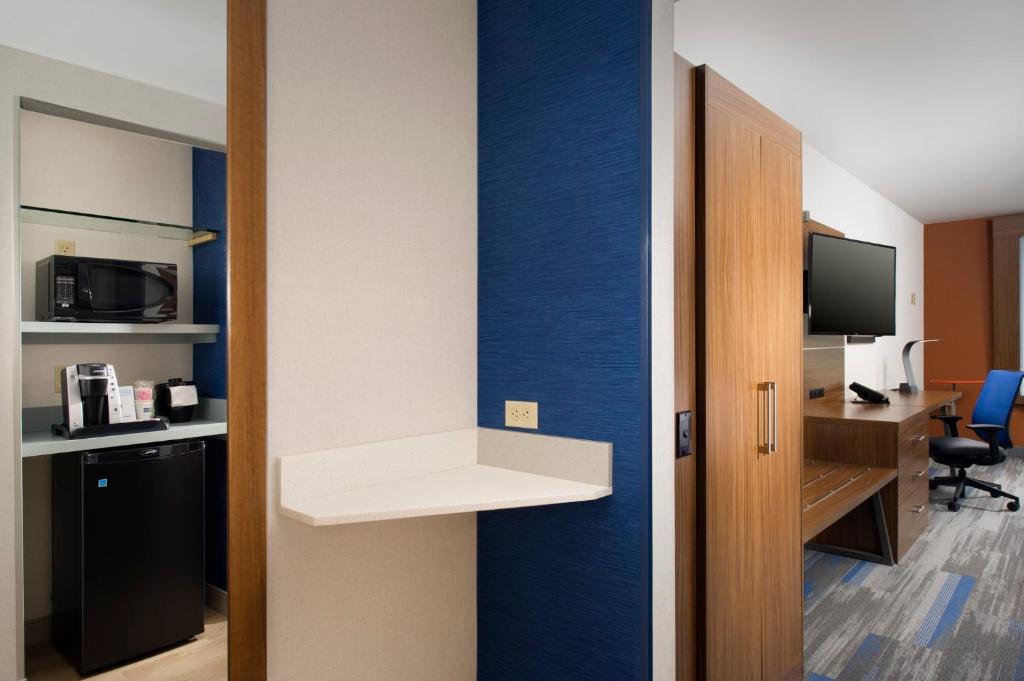 Holiday Inn Express & Suites by IHG Altoona, an IHG Hotel - Chambre Standard