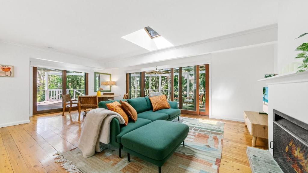 Posezení v ubytování Greenpoint- 200m To Beach, pet friendly