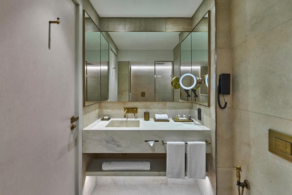 ERTH Abu Dhabi Hotel photo 3