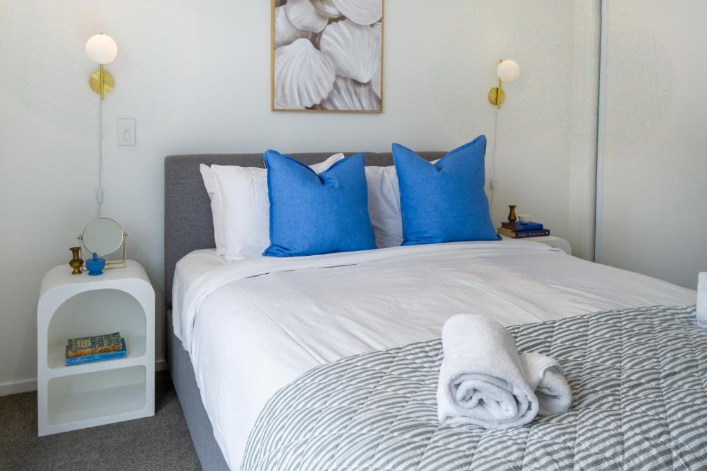 Greek Island Inspired 2 Bed room 1 Bath Townhouse - Resim 29