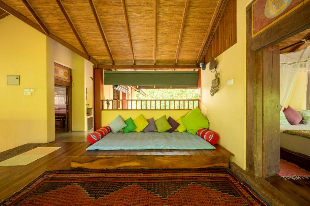 Postel nebo postele na pokoji v ubytování The River House Dambulla by The Serendipity Collection