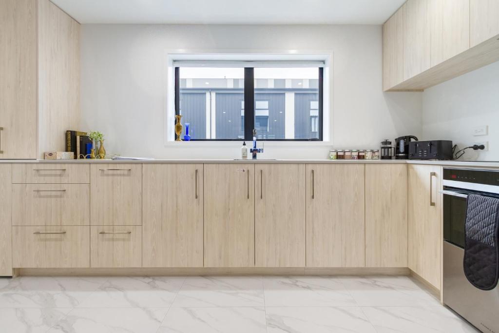 Greek Island Inspired 2 Bed room 1 Bath Townhouse - Resim 19