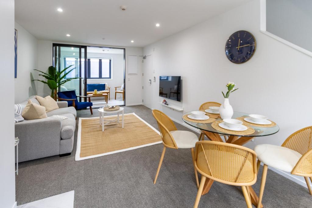 Greek Island Inspired 2 Bed room 1 Bath Townhouse - Resim 5