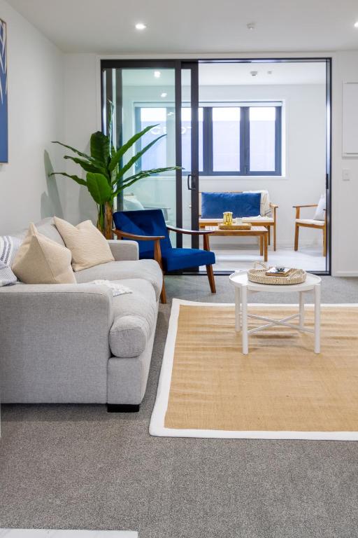 Greek Island Inspired 2 Bed room 1 Bath Townhouse - Resim 1