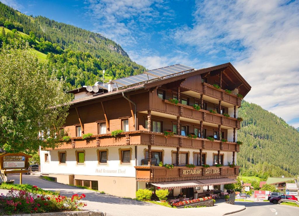 Fotografie z fotogalerie ubytování Hotel Eberl ve Finkenbergu