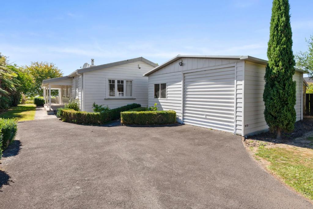 Ngongotaha Lakeside Home - Resim 6