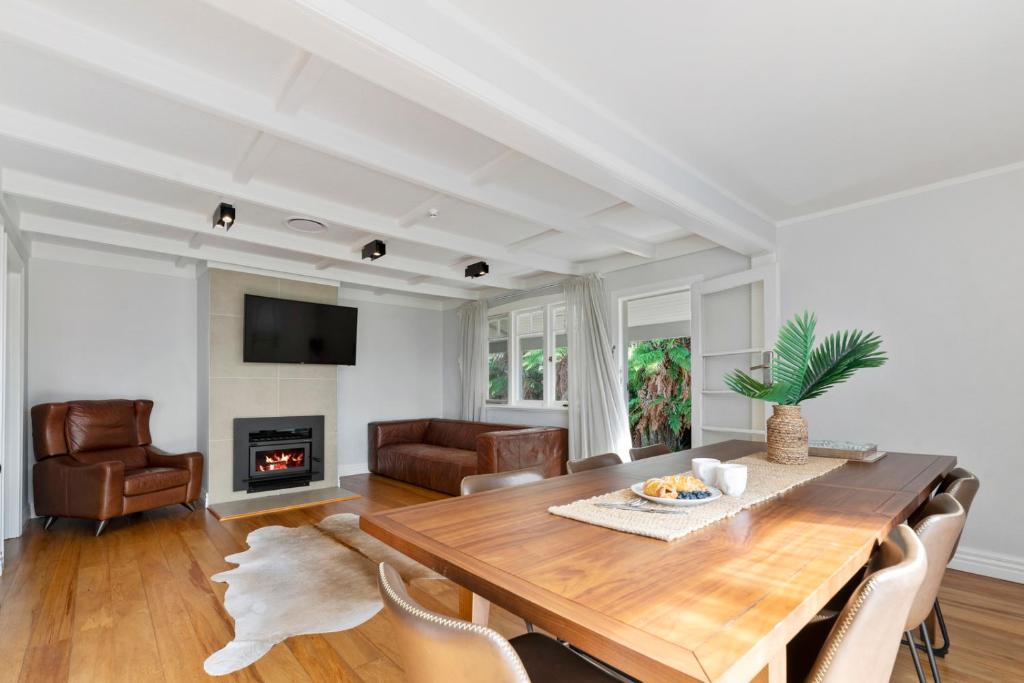 Ngongotaha Lakeside Home - Resim 5