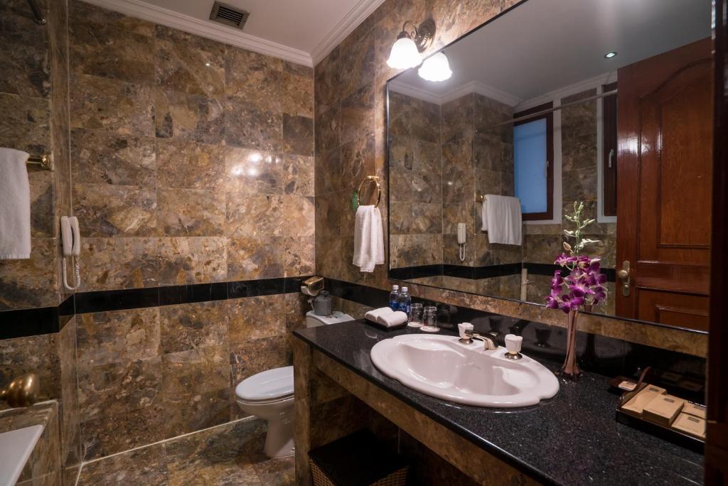 Suite Grand Executive Có Giường Cỡ King Nhìn Ra Thành Phố Hoặc Ban Công