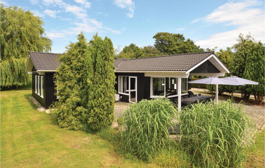 Zahrada ubytování Cozy Home In Humble With Sauna