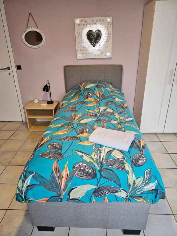 Postel nebo postele na pokoji v ubytování Homestay Gent-Merelbeke self check-in service