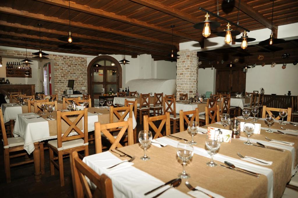 Restaurace v ubytování Pilisi Lovas Major, Dorog
