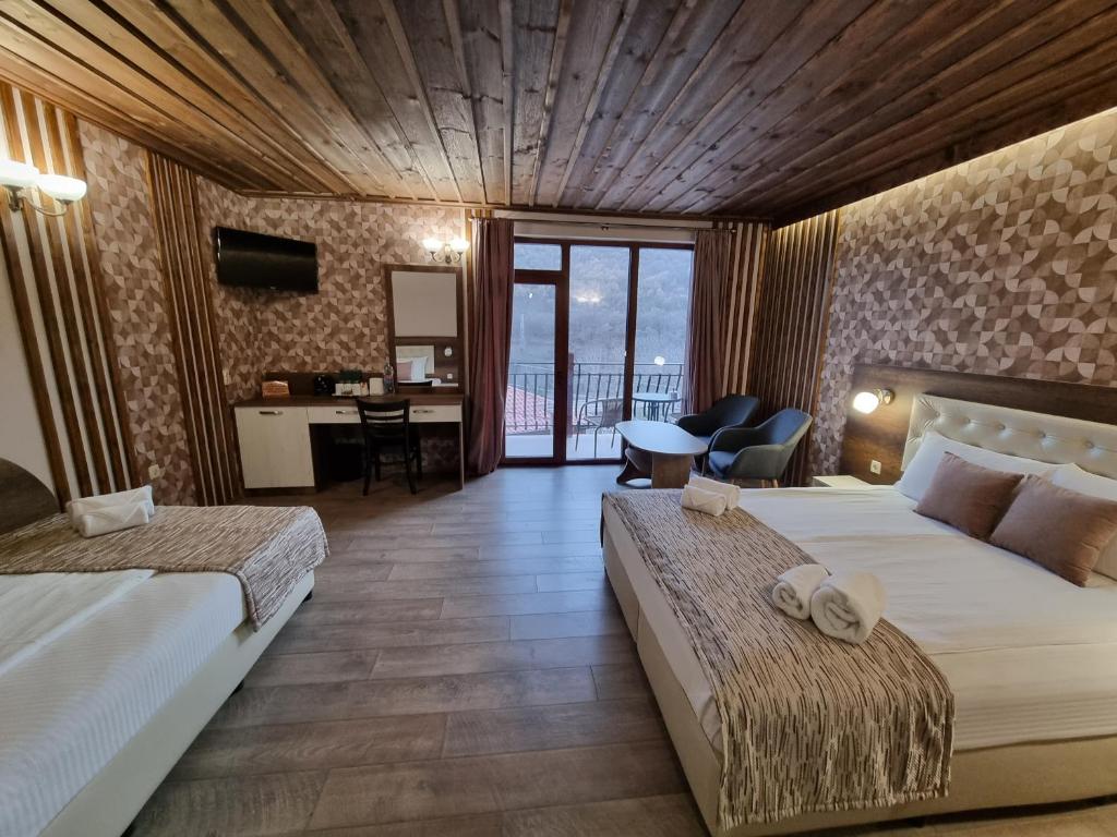 Супериорна тройна стая