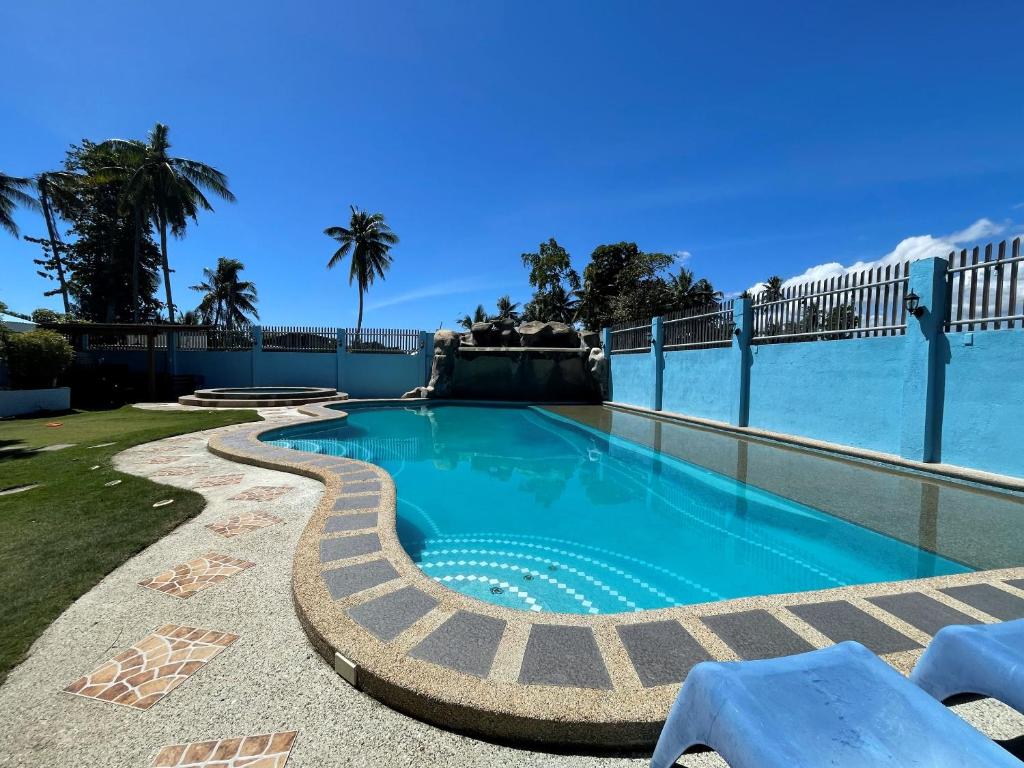Bazén v ubytování Argao Seabreeze Hotel powered by Cocotel nebo v jeho okolí