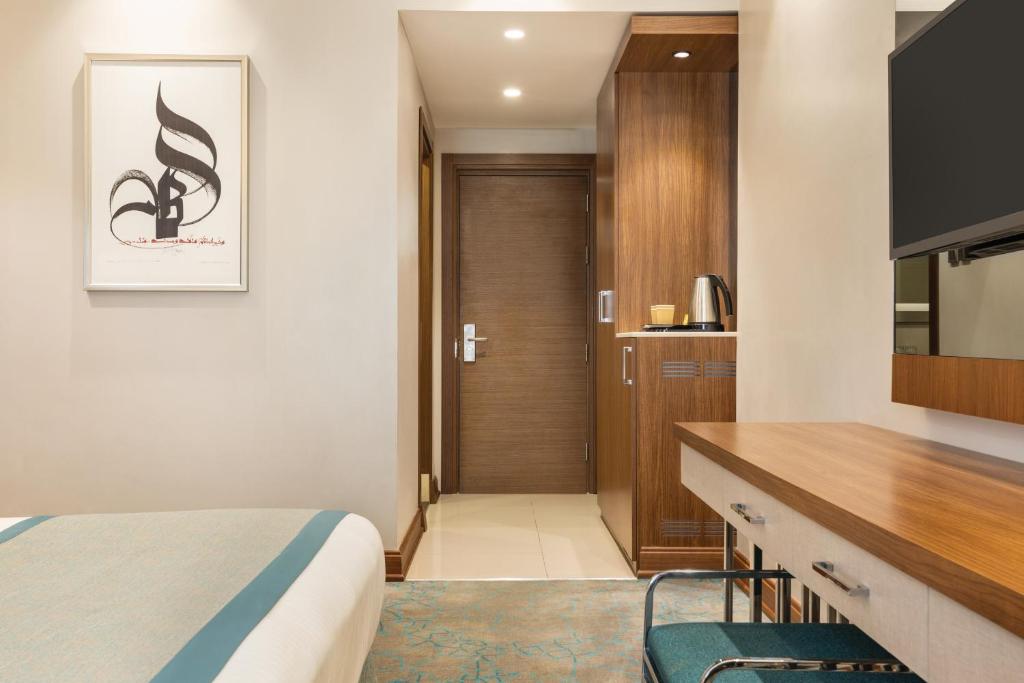 RAMADA BY WYNDHAM MAKKAH ZAD AL RAWDA