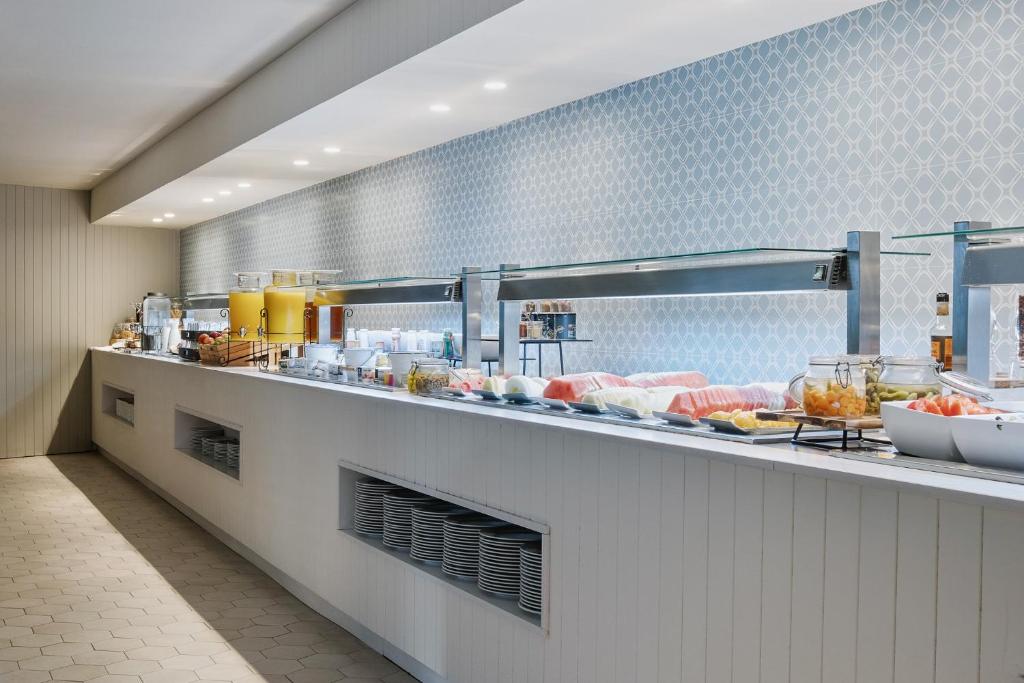 Comida no apart-hotel ou em algum lugar perto