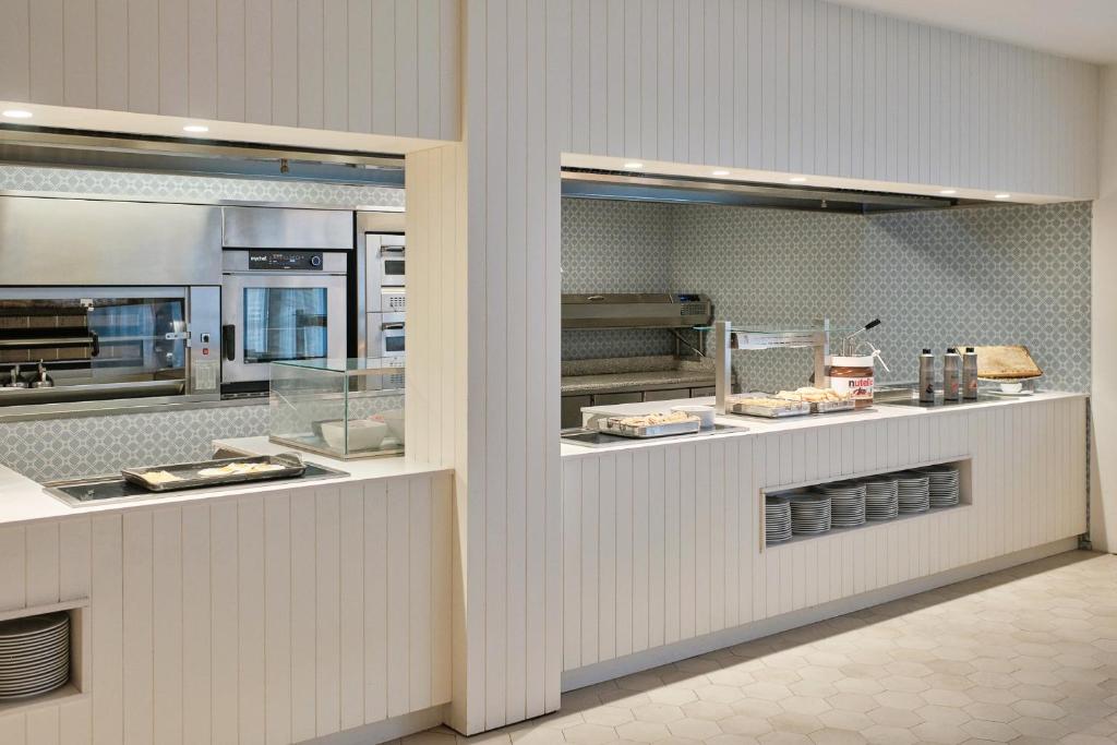 A cozinha ou cozinha compacta de Prinsotel Alba & Spa