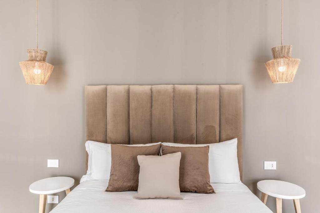 ATAROOMS Suites Napoli - King Room With Balcony