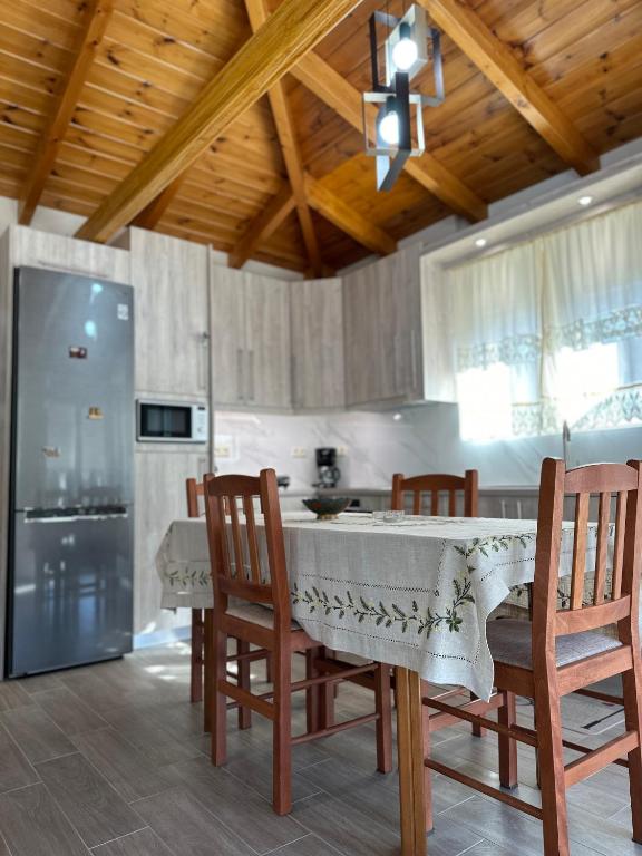 Kuchyň nebo kuchyňský kout v ubytování EVIA RIVIERA