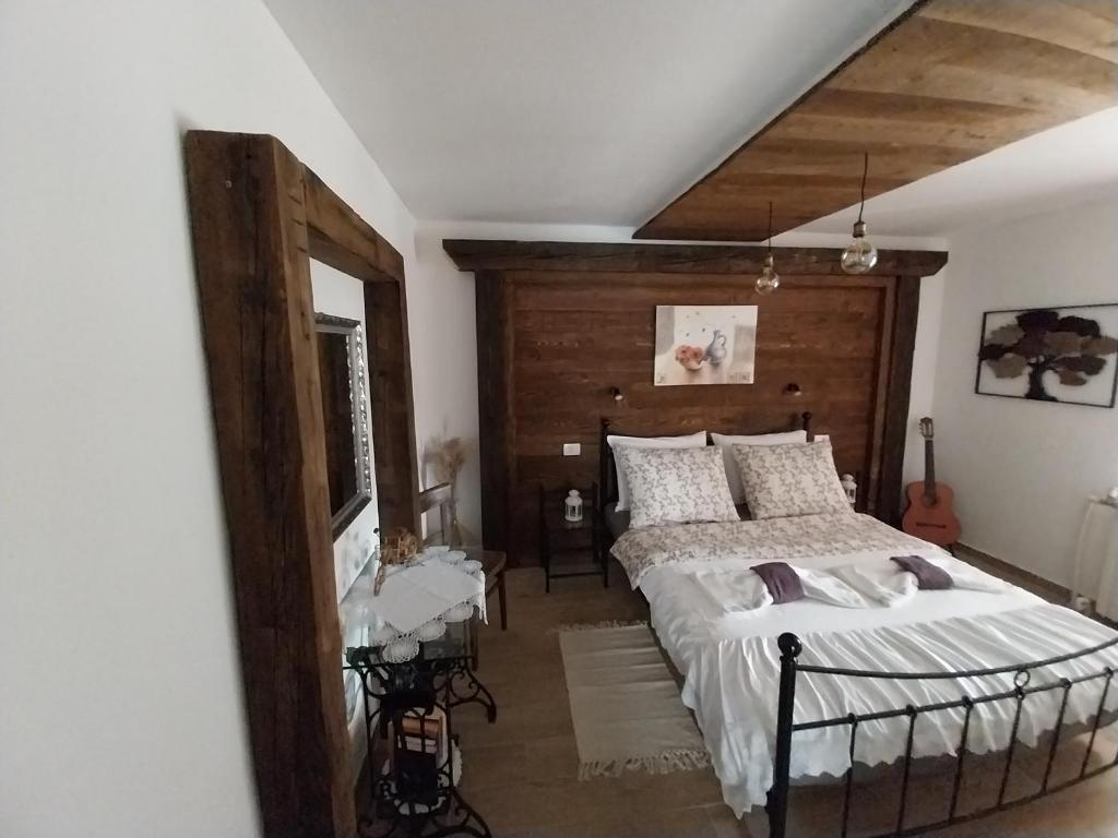 Łóżko lub łóżka w pokoju w obiekcie Apartment Ada bed & breakfast
