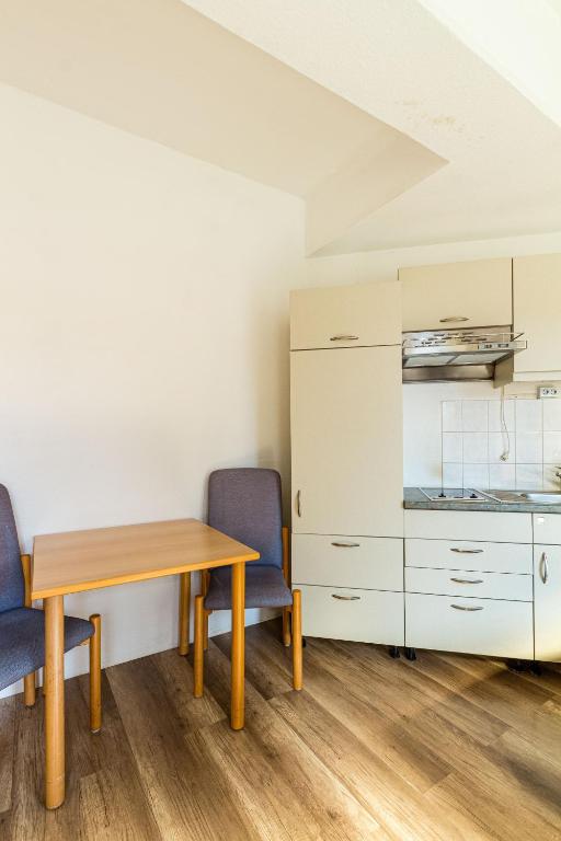 Apartmenthaus in Chemnitz für Monteure - Tweepersoonskamer Met 2 Aparte Bedden En Badkamer