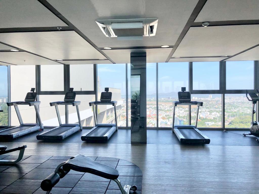 Fitness centrum a/nebo fitness zařízení v ubytování The Song Apartment Vung Tau Sea view