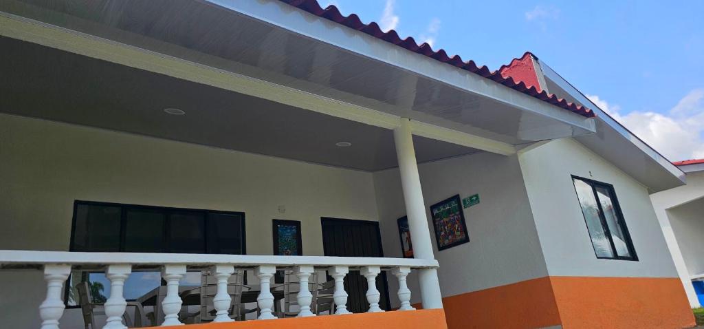 Un balcón o terraza de Cabañas Cafeteras Cerritos