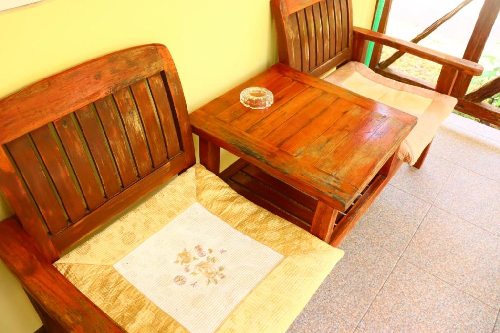 Posezení v ubytování Baanrimklong bungalow