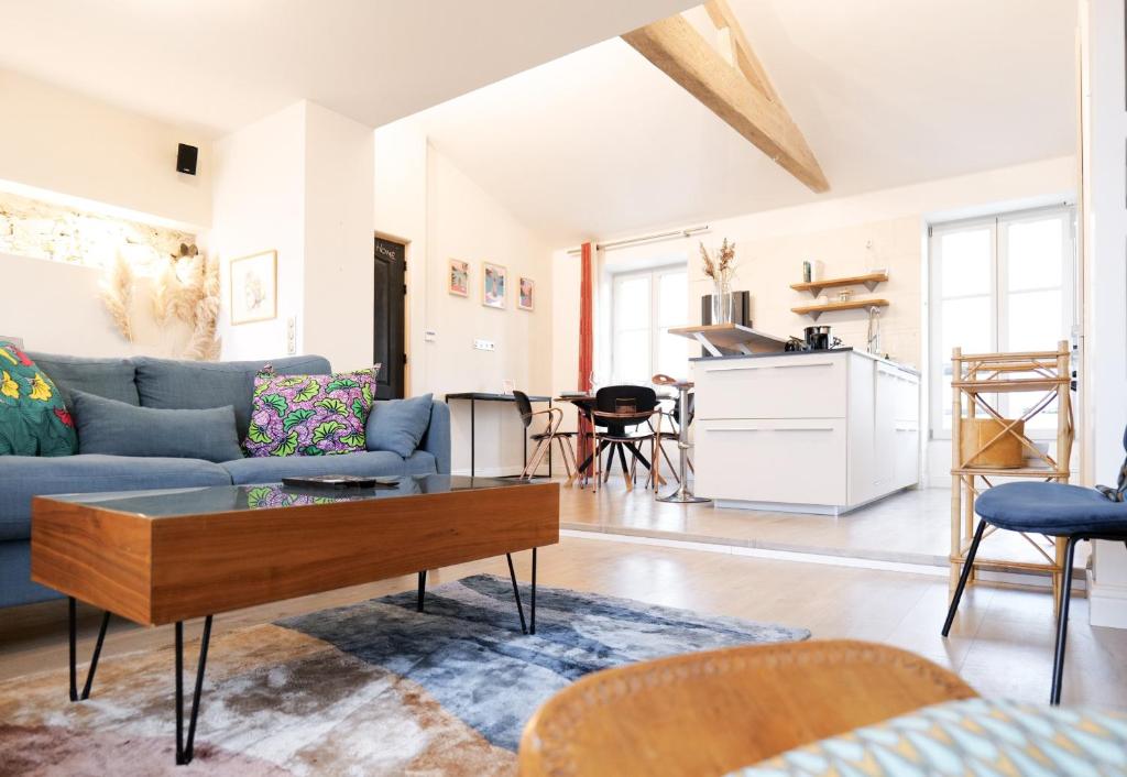 Kuchyňa alebo kuchynka v ubytovaní Bel appartement rénové avec goût et idéalement situé dans le centre-ville