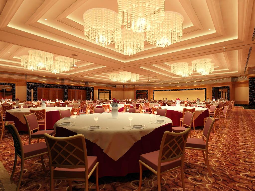 Restaurace v ubytování Crowne Plaza Tianjin Binhai Center by IHG