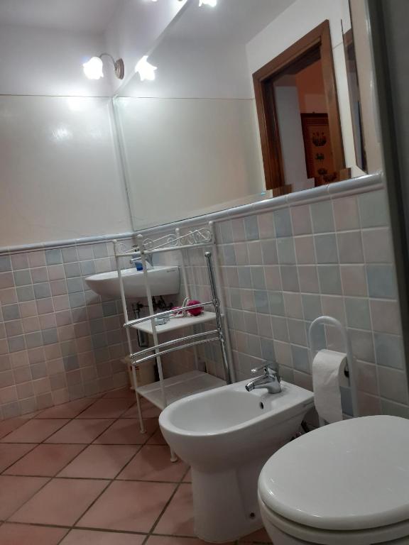 Koupelna v ubytování Agriturismo Podere Zollaio