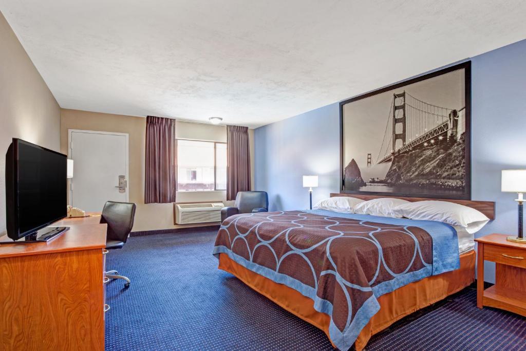 Super 8 by Wyndham Albany Corvallis - Habitación Con Cama Grande - No Fumadores
