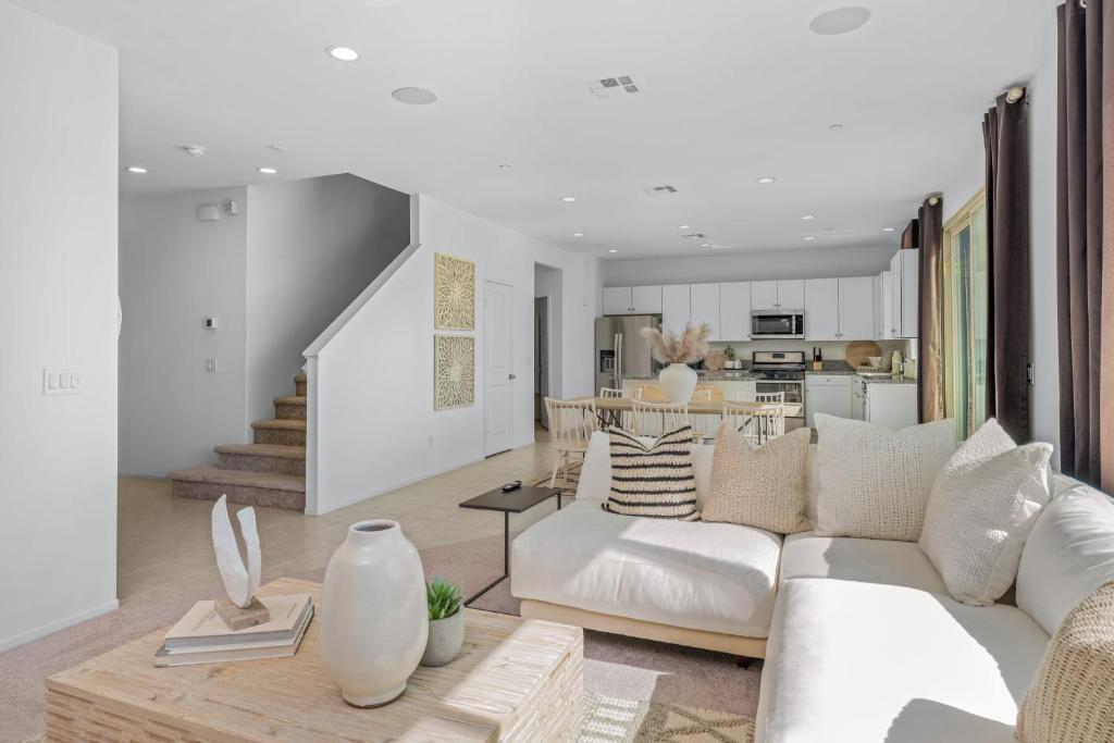 5 BR Coachella Valley Home, Coachella Updated na 2024 Prices