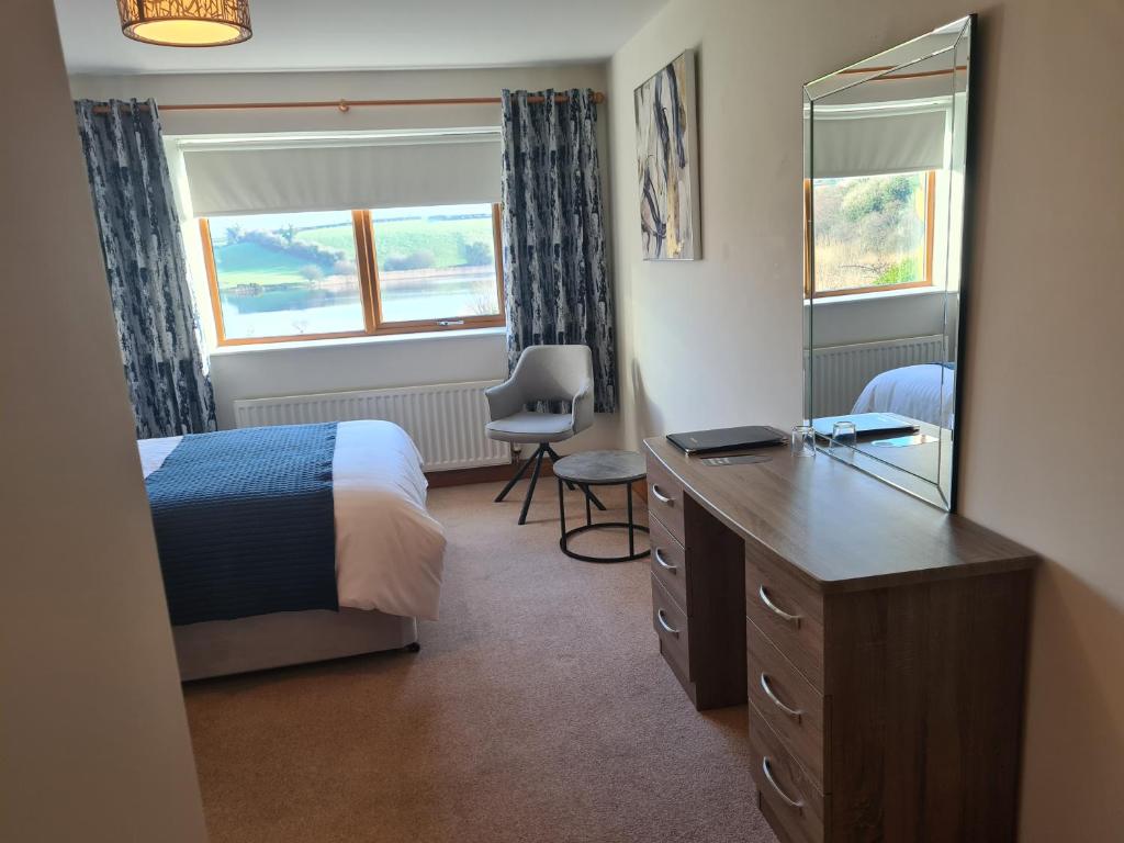 Lakeside House - Double Room With Private Bathroom