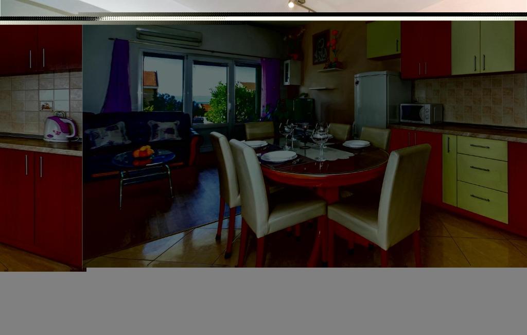 Fotografie z fotogalerie ubytování 2 Bedroom Cozy Apartment In Makarska v destinaci Makarska