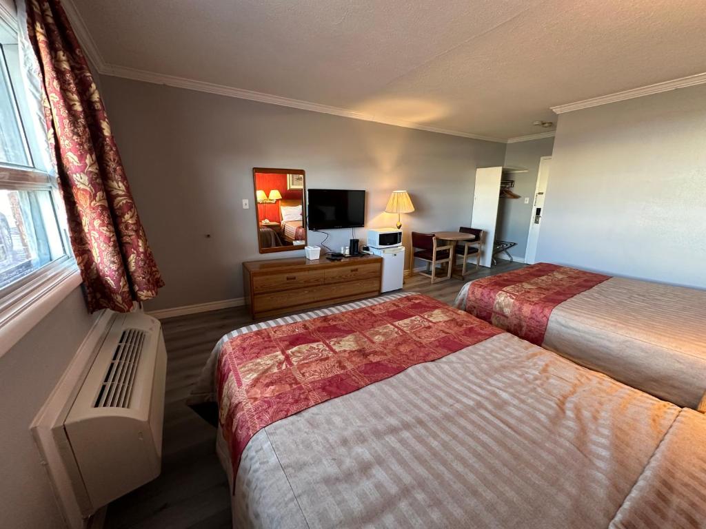 HOTEL CLASSIC COMFORT - Queen Room With Two Queen Beds
