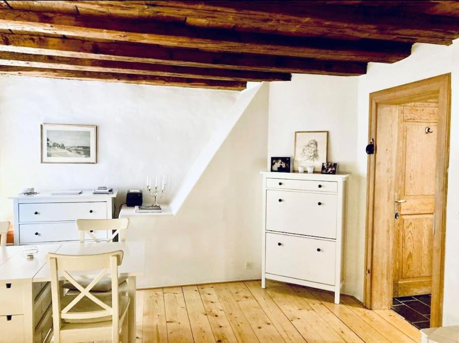 Φωτογραφία από το άλμπουμ του Historisches Chalet im Herzen von Zürich στη Ζυρίχη