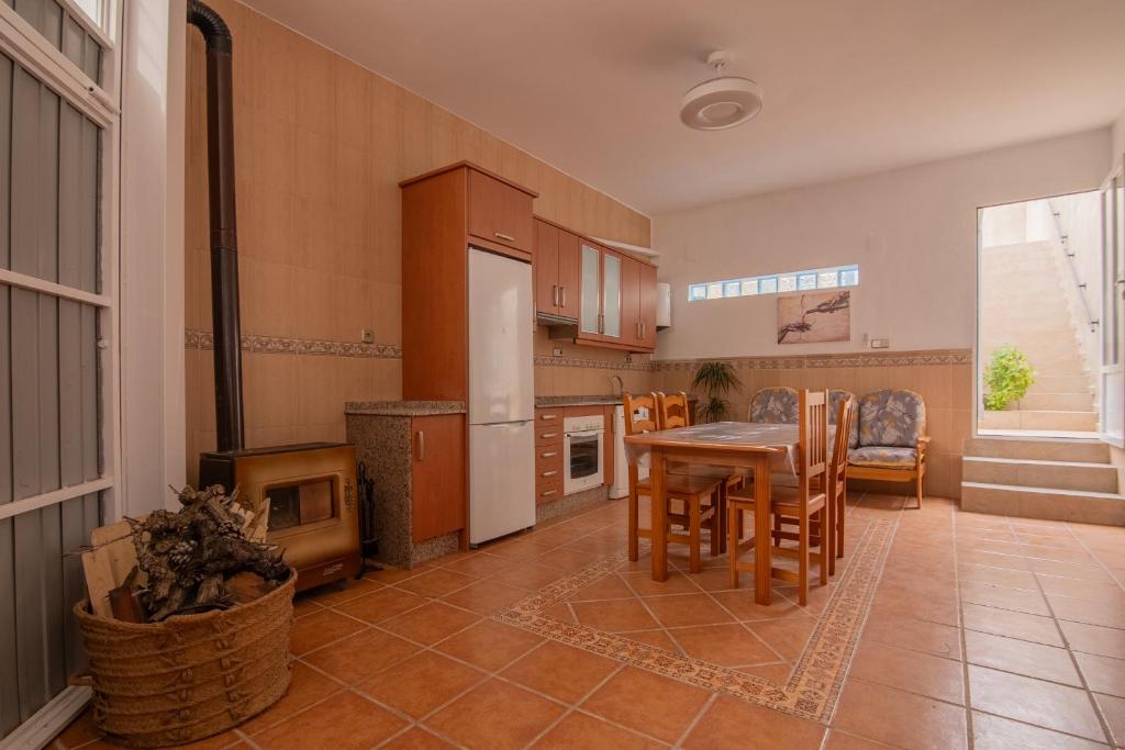 Kuchyň nebo kuchyňský kout v ubytování Casa Rural El Olivo