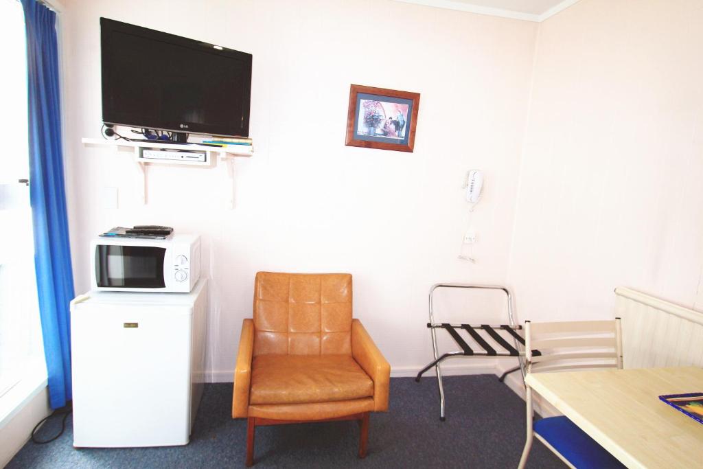 
Suite with Spa Bathtub without kitchen
