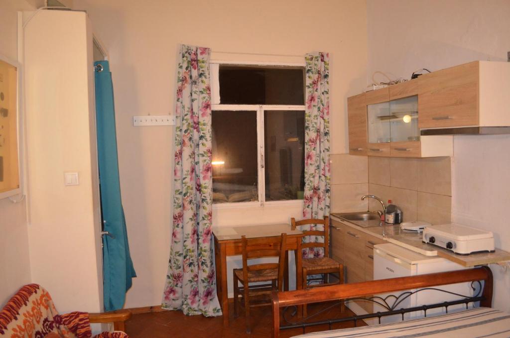 Kuchyň nebo kuchyňský kout v ubytování Nick Apartment