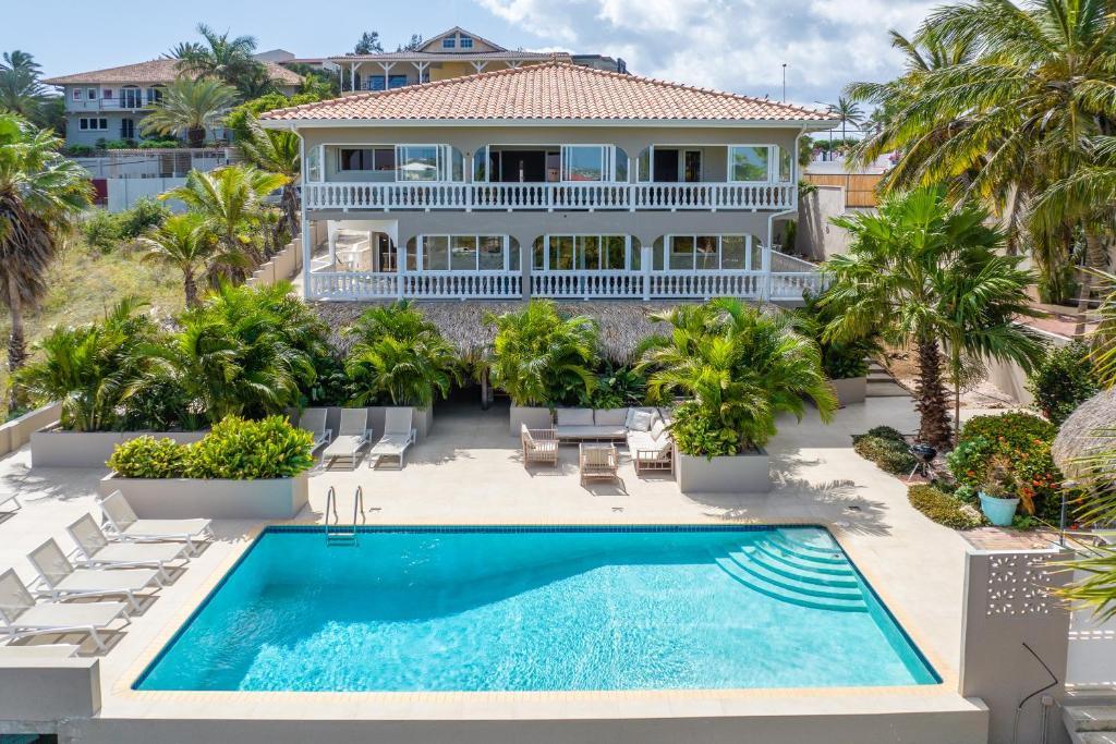 Bazén v ubytování JT Curacao Apartments nebo v jeho okolí