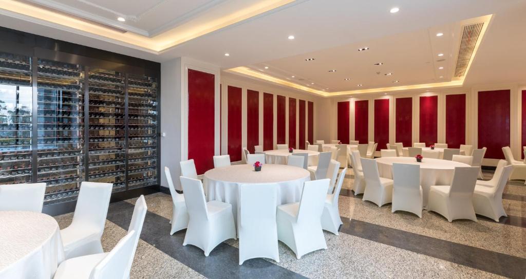 Restaurace v ubytování Crowne Plaza Shanghai Jinshan by IHG