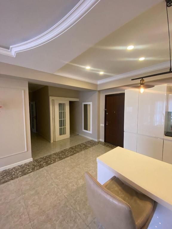 امکانات Baku - Park Azure with sea view two bedrooms and one living room - تصویر ۴
