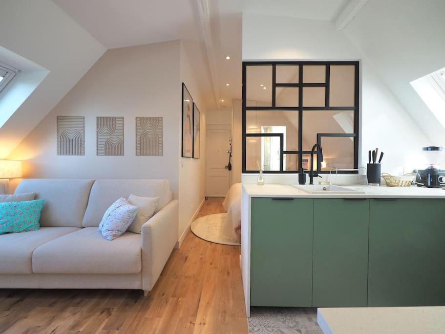 Photo de la galerie de l'établissement Luxury flat with amazing view on Eiffel Tower, à Paris