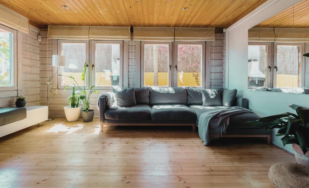 Posezení v ubytování Finland House Barcelona- Ideal familias